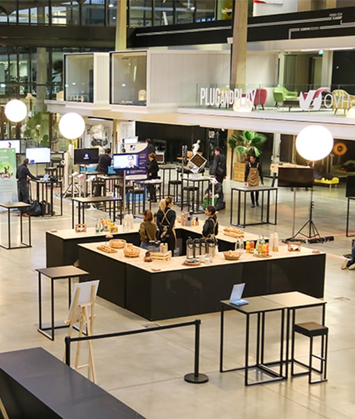 Reception and cocktail in the great hall of Station F with Solutions Événements